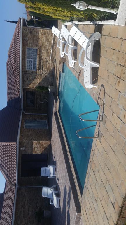 Ebenezer Guesthouse Bluewater Bay ポート・エリザベス エクステリア 写真