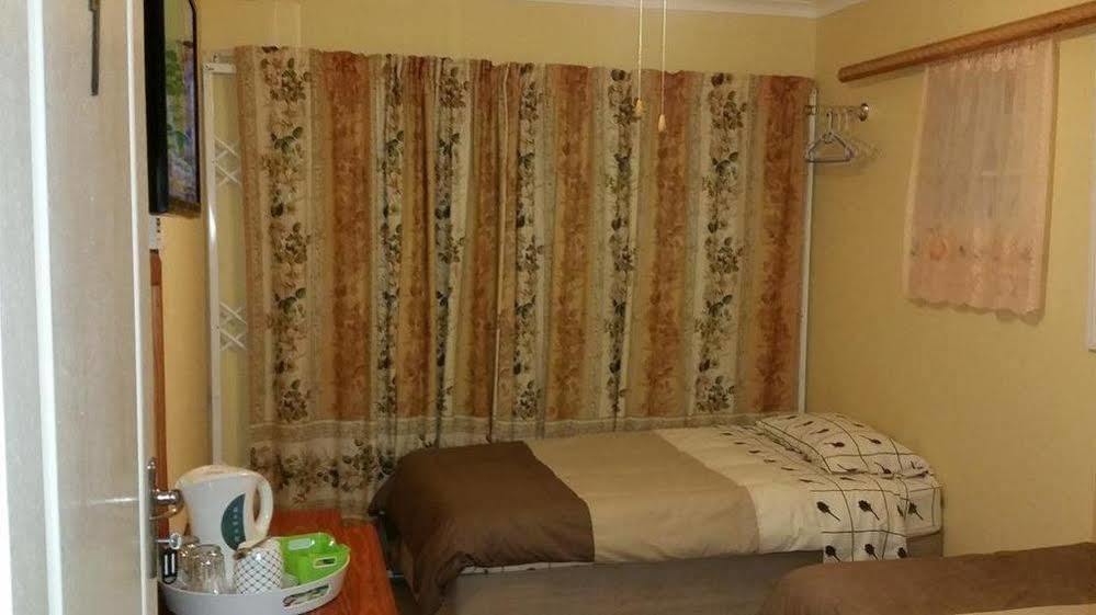 Ebenezer Guesthouse Bluewater Bay ポート・エリザベス エクステリア 写真