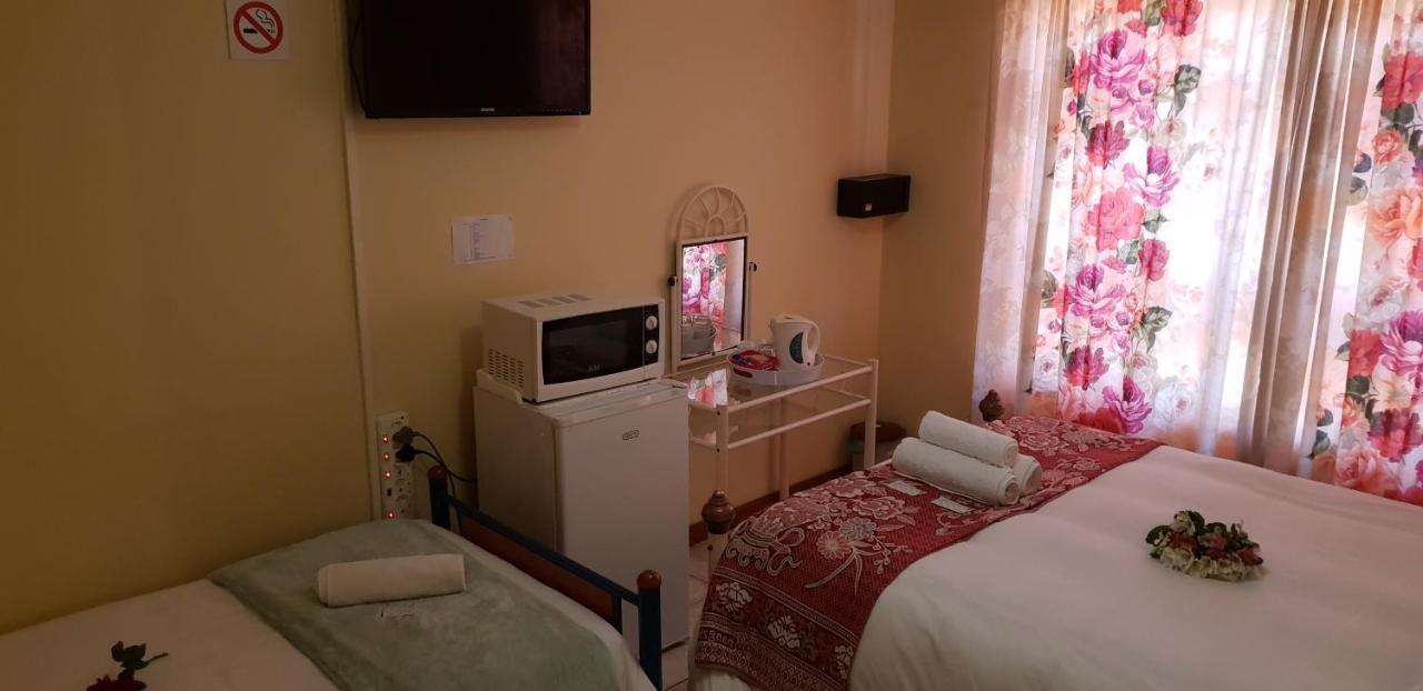 Ebenezer Guesthouse Bluewater Bay ポート・エリザベス エクステリア 写真